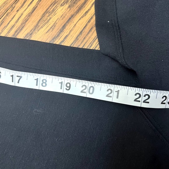 LULULEMON Wanderer Black Cropped Jogger Pants Size 4 - Picture 6 of 8